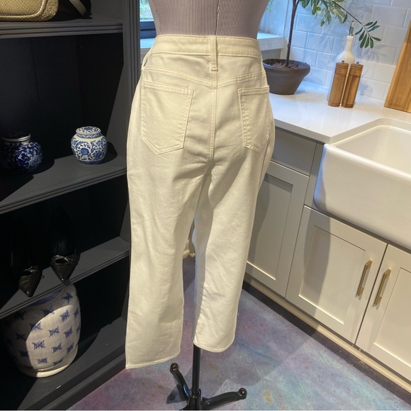 Chico's So Slimming Girlfriend Slim Leg Crop White Jeans – Size 10 - Picture 7 of 7